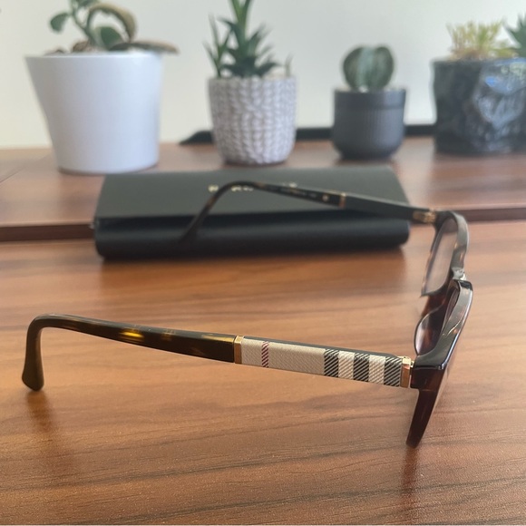 Authentic Burberry Spectacles with case 🤎Made in Italy 🫰 - Picture 2 of 9